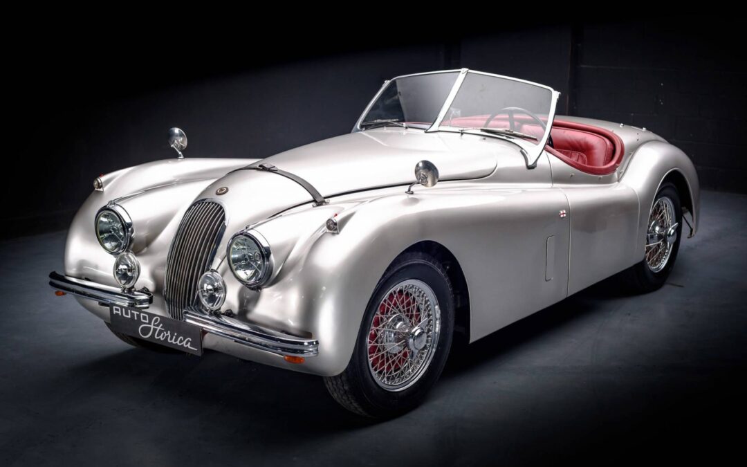 Jaguar Descapotable Antiguo: Elegancia Sobre Ruedas