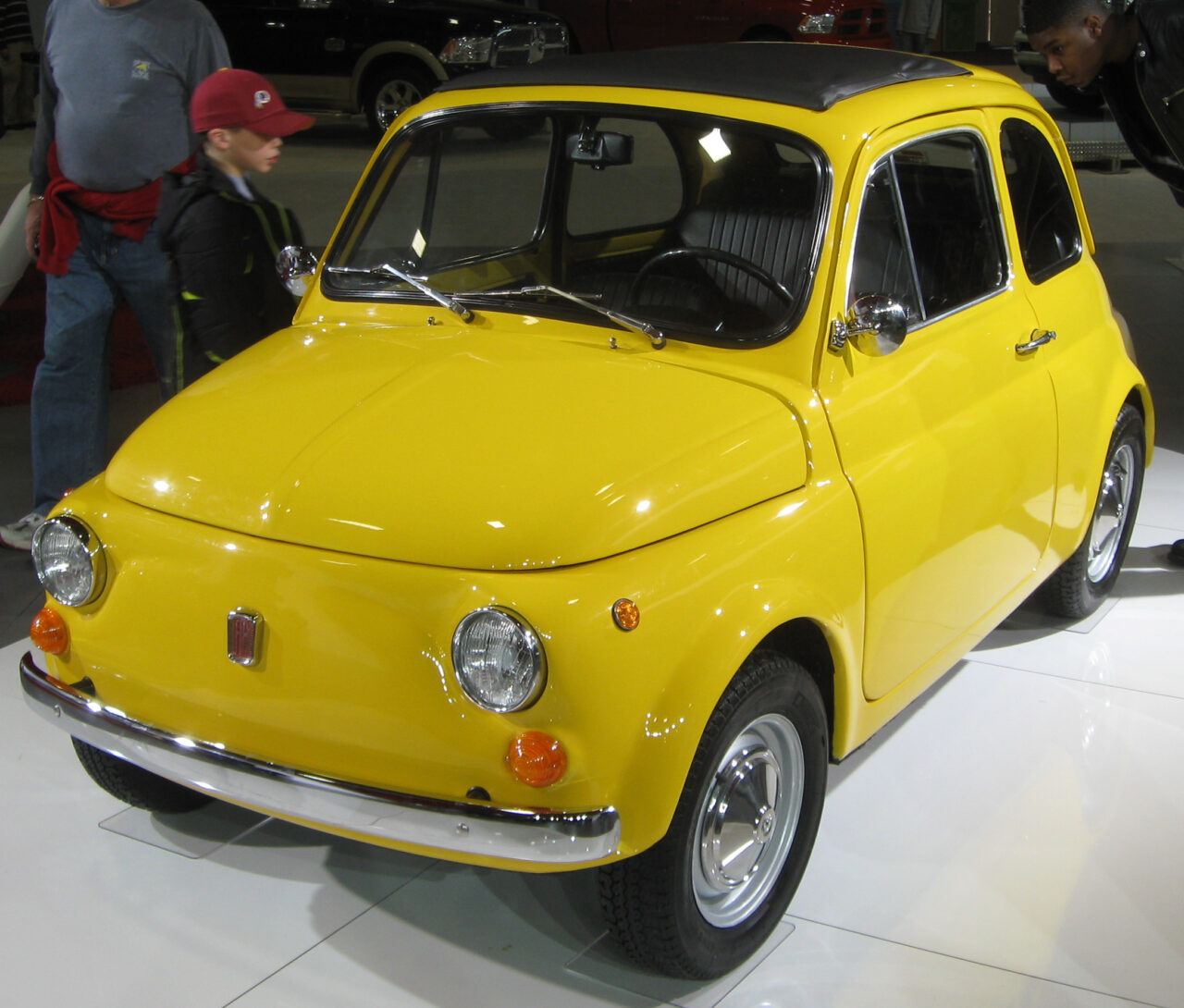 Fiat 500 Clásico: Un Icono de Estilo y Tradición - AceleraAuto